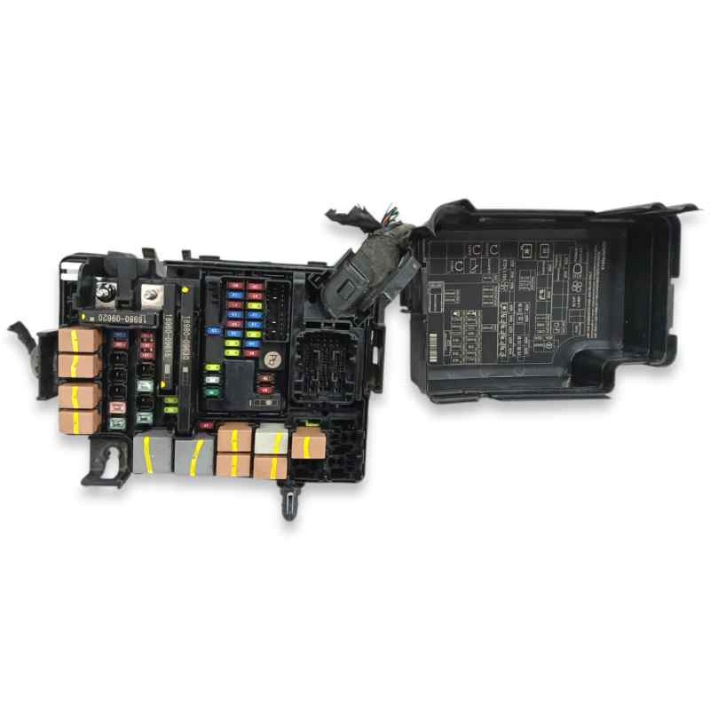 CAJA RELES / FUSIBLES