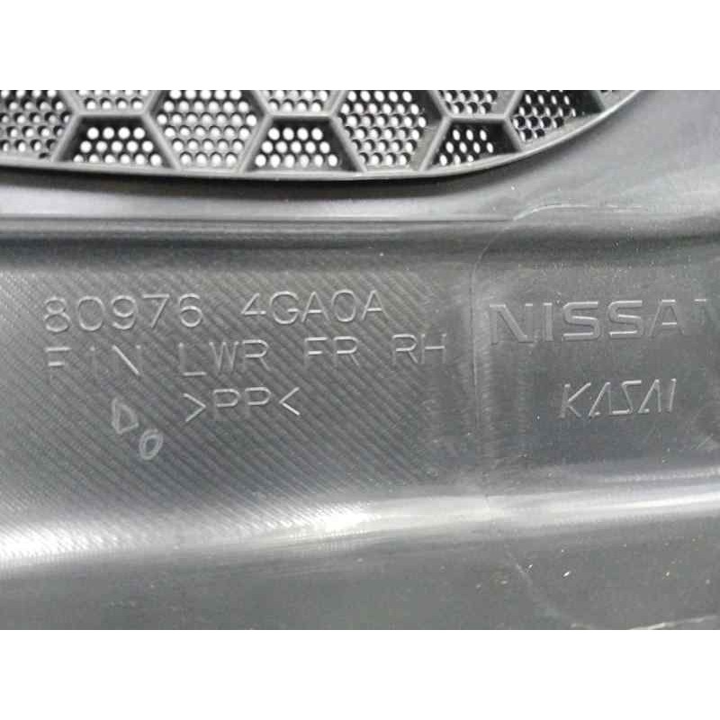 GUARNECIDO PUERTA DELANTERA DERECHA