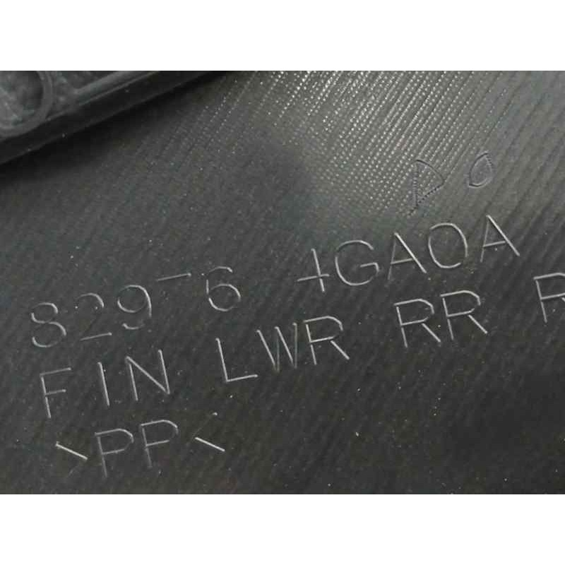 GUARNECIDO PUERTA TRASERA DERECHA