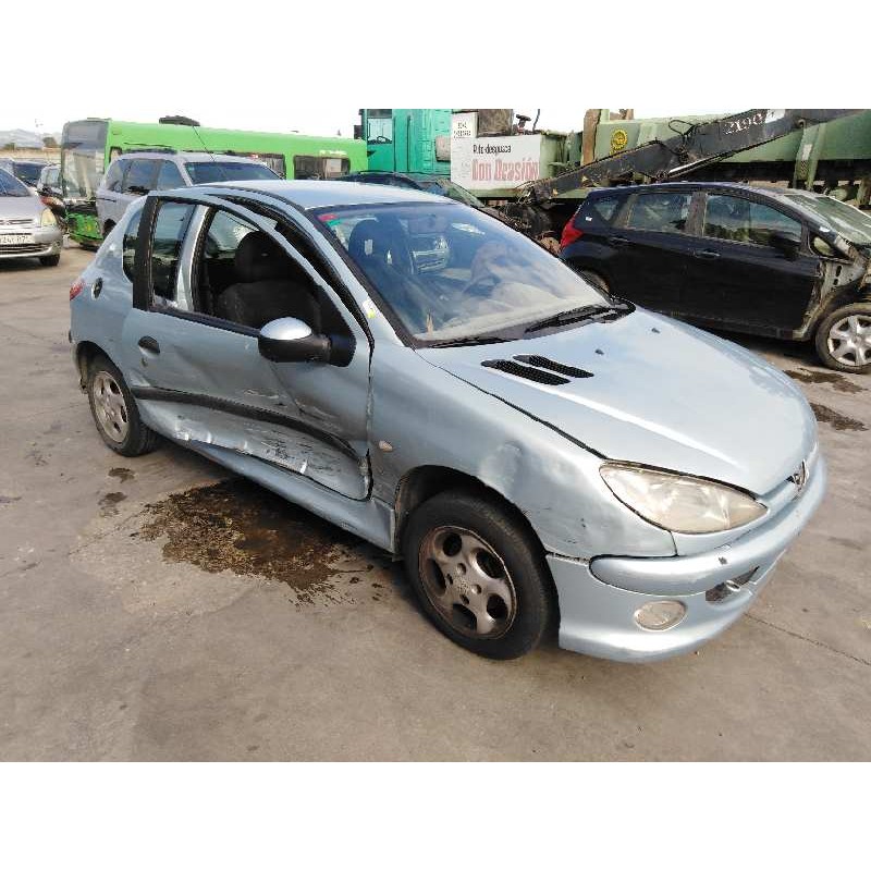 peugeot 206 berlina del año 2001