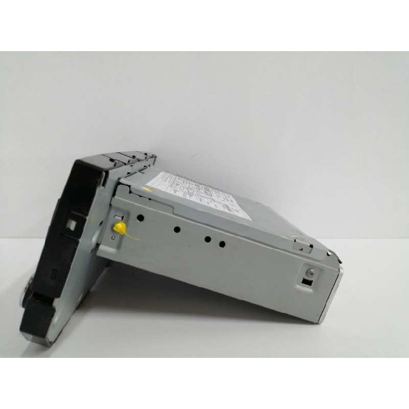 SISTEMA AUDIO / RADIO CD SIN MARCO FRONTAL DEFECTO ENCHUFE ANTENA