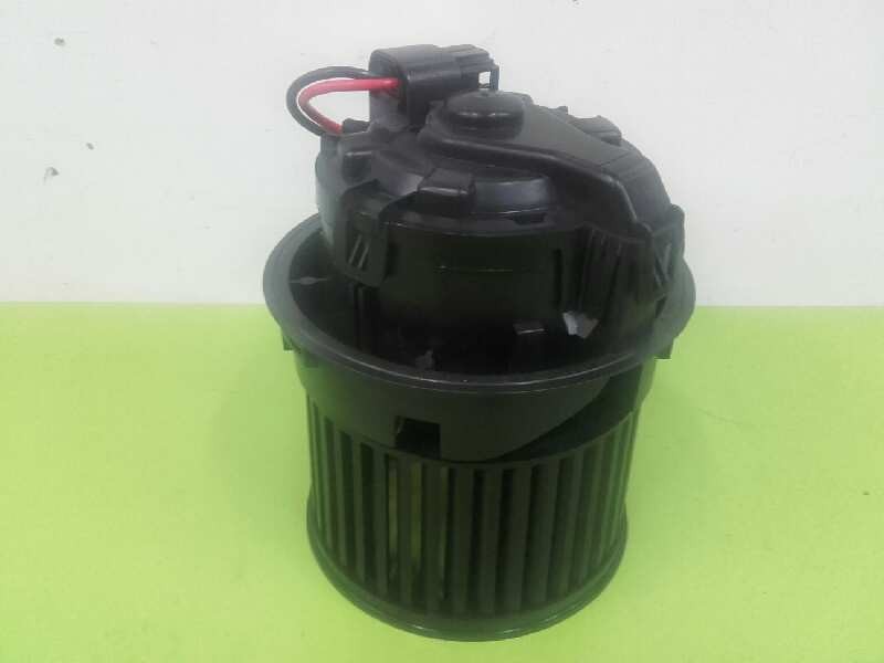 Recambio de motor calefaccion para peugeot 2008 (--.2013) gt line referencia OEM IAM T1013140A Recambio de motor calefaccion para peugeot 2008 (--.2013) gt line referencia OEM IAM T1013140A