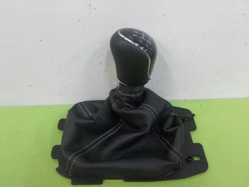 Recambio de pomo palanca cambio para ford ka+ ultimate referencia OEM IAM Recambio de pomo palanca cambio para ford ka+ ultimate referencia OEM IAM