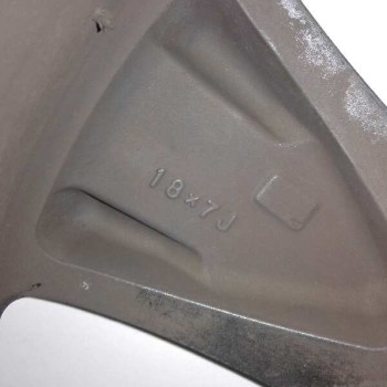 Recambio de llanta para lexus rx 400h referencia OEM IAM 4261A48020 18X7J ET35 4261148451