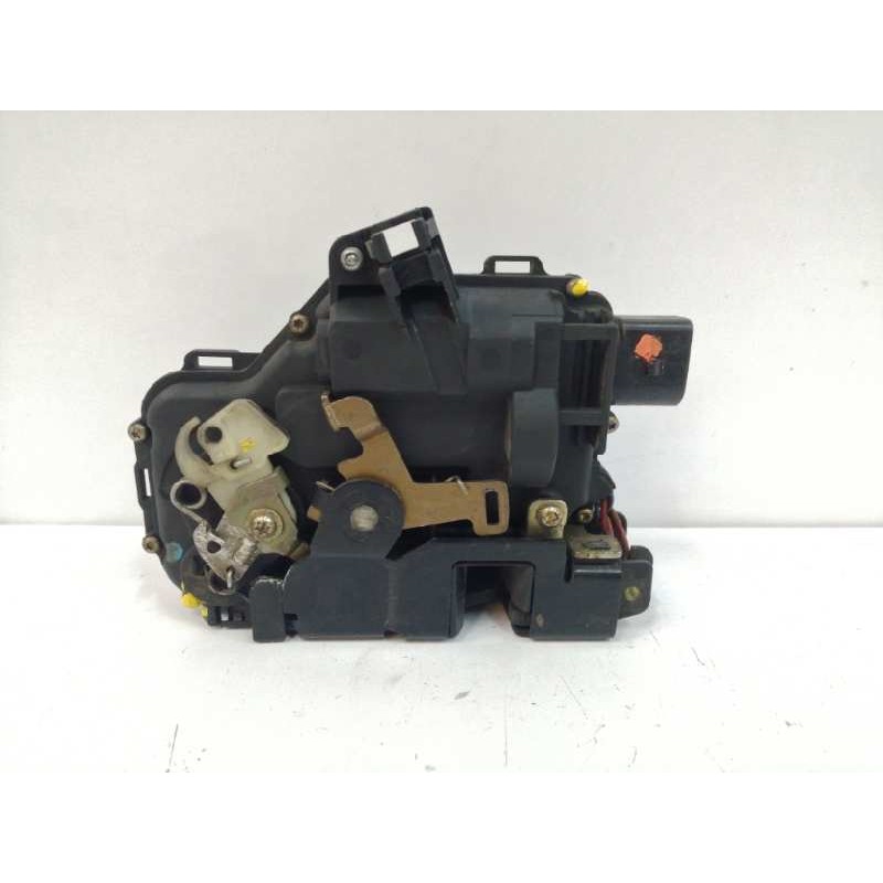 Recambio de cerradura puerta delantera izquierda para volkswagen new beetle (9c1/1c1) 2.0 referencia OEM IAM 3B1837015A  