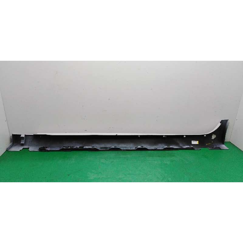 FALDON LATERAL LATERAL LADO DERECHO C2Z5442XXX