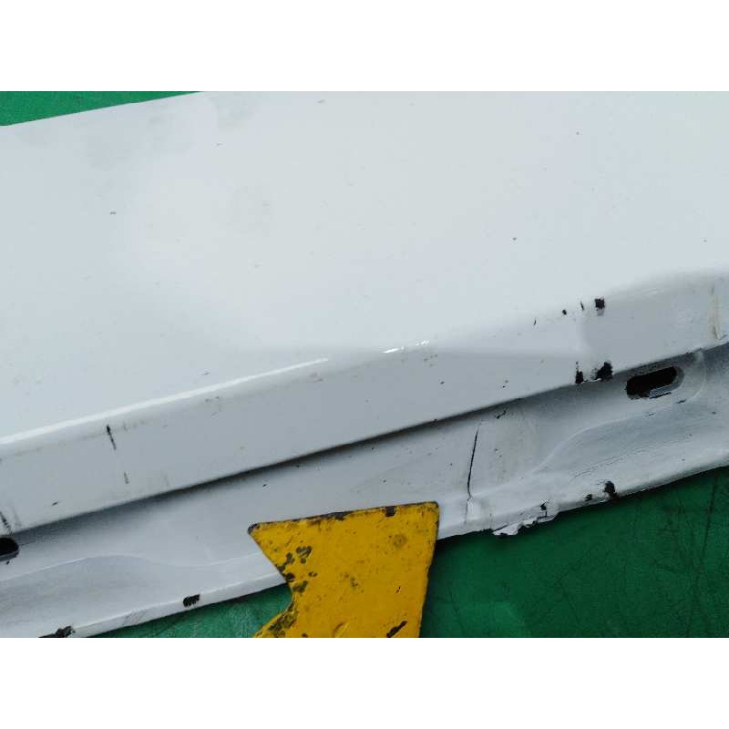 FALDON LATERAL LATERAL LADO DERECHO C2Z5442XXX