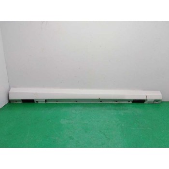 FALDON LATERAL A2046900440 LATERAL DERECHO 