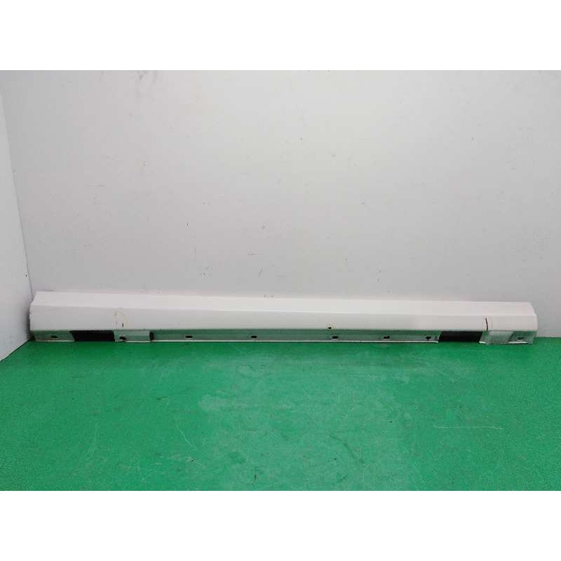 Recambio de faldon lateral para mercedes-benz clase c (w204) berlina c 200 cdi blueefficiency (204.001) referencia OEM IAM A2046