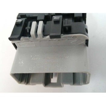 Recambio de mando elevalunas delantero izquierdo para renault scenic ii confort expression referencia OEM IAM 8200315042  