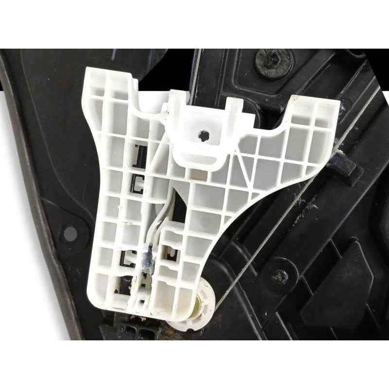 ELEVALUNAS TRASERO DERECHO