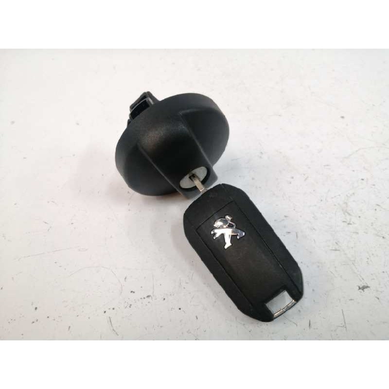 Recambio de tapon combustible para peugeot 2008 (--.2013) 1.6 blue-hdi fap referencia OEM IAM  INCLUYE LA LLAVE 