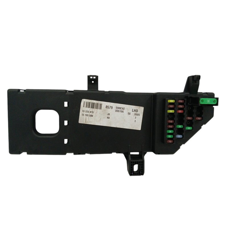 Recambio de caja reles / fusibles para opel vectra c berlina 1.9 cdti referencia OEM IAM 13223679  
