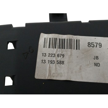 Recambio de caja reles / fusibles para opel vectra c berlina 1.9 cdti referencia OEM IAM 13223679  