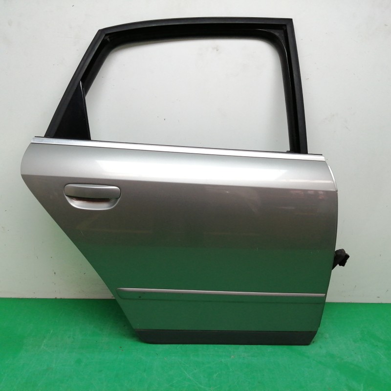 Recambio de puerta trasera derecha para audi a4 berlina (8e) 2.5 tdi quattro (132kw) referencia OEM IAM   