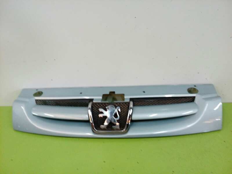 Recambio de rejilla delantera para peugeot partner (s2) combi plus referencia OEM IAM 9644758777  