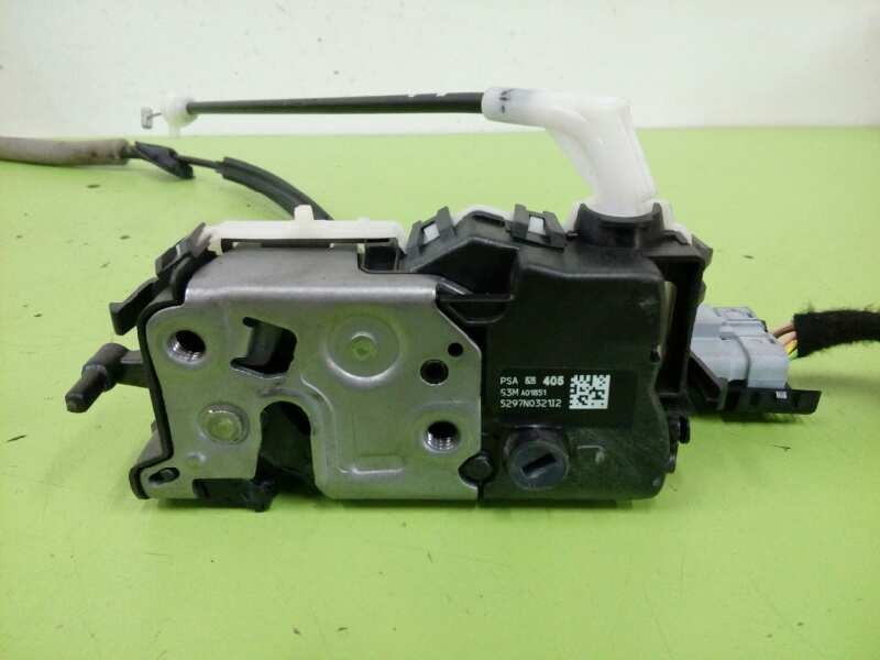 Recambio de cerradura puerta delantera derecha para peugeot partner tepee active 1.2 pure tech 110 referencia OEM IAM 828405  
