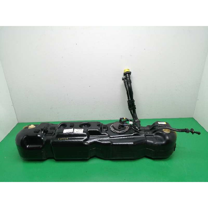 Recambio de deposito combustible para hyundai h350 kasten 2.5 crdi cat referencia OEM IAM 3110059100 3116159000 