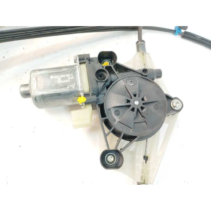 ELEVALUNAS DELANTERO IZQUIERDO 5Q0959801C