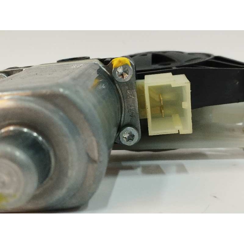 ELEVALUNAS DELANTERO IZQUIERDO 5Q0959801C