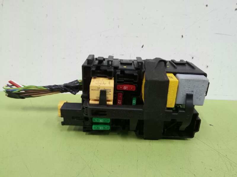 Recambio de caja reles / fusibles para peugeot 2008 (--.2013) access referencia OEM IAM 9806192580  