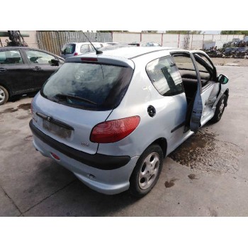 peugeot 206 berlina del año 2001