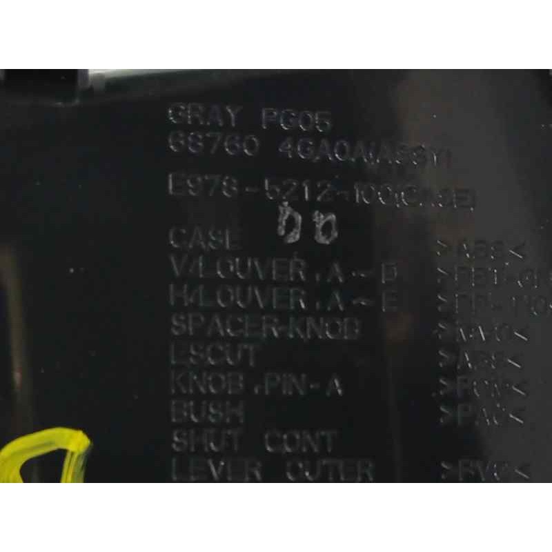 REJILLA AIREADORA DELANTERA DERECHA