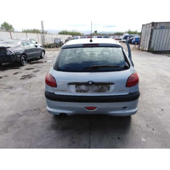 peugeot 206 berlina del año 2001