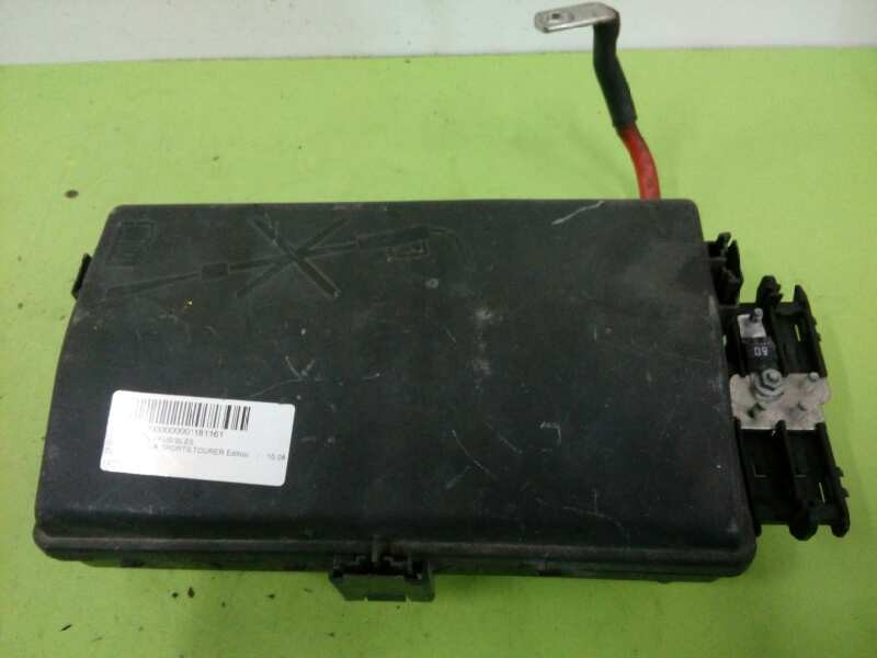 Recambio de caja reles / fusibles para opel insignia sports tourer edition referencia OEM IAM 13275881 Recambio de caja reles / fusibles para opel insignia sports tourer edition referencia OEM IAM 13275881