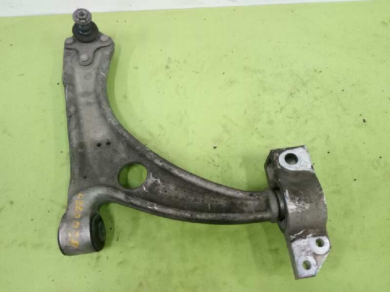 Recambio de brazo suspension inferior delantero derecho para volkswagen passat berlina (3c2) edition plus referencia OEM IAM 3C0 Recambio de brazo suspension inferior delantero derecho para volkswagen passat berlina (3c2) edition plus referencia OEM IAM 3C0