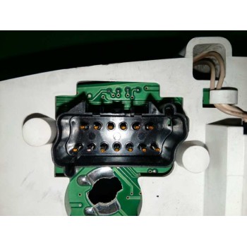 Recambio de cuadro instrumentos para chrysler voyager (rg) 2.8 crd se grand voyager (d) referencia OEM IAM R987AB TN1575302041 