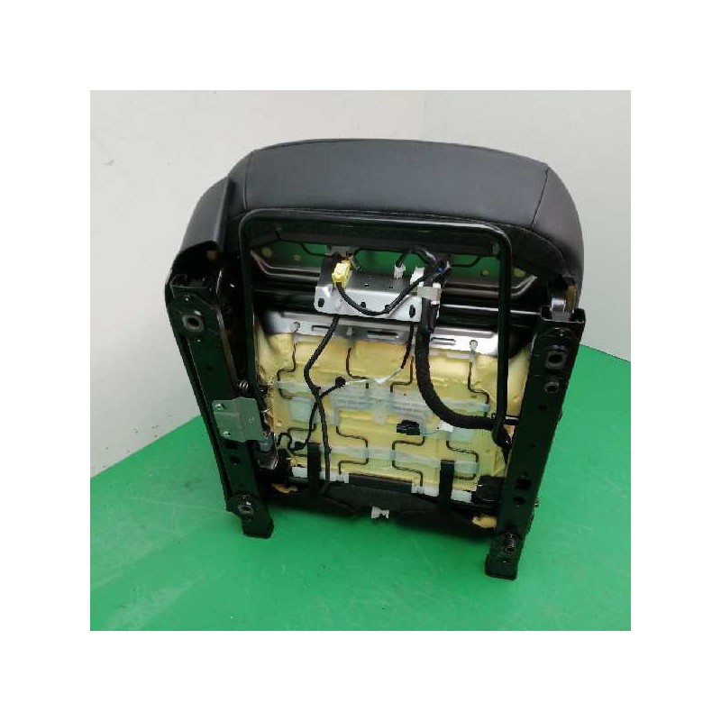 ASIENTO DELANTERO DERECHO ALCANTARA Y CUERO