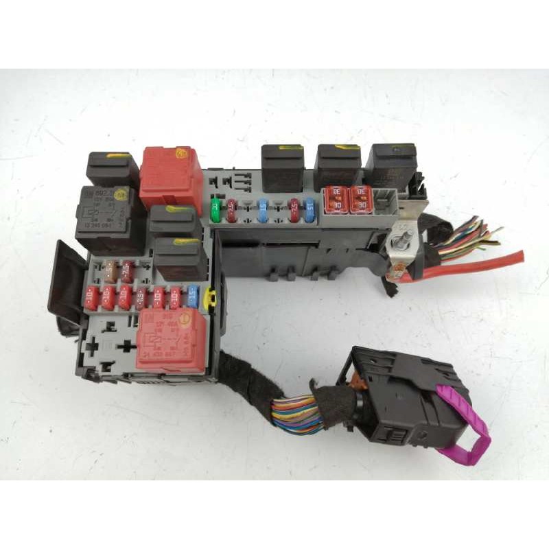 Recambio de caja reles / fusibles para opel corsa d cmon referencia OEM IAM 13292736  