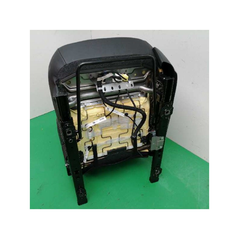 ASIENTO DELANTERO IZQUIERDO ALTAVOCES BOSE ALCANTARA Y CUERO