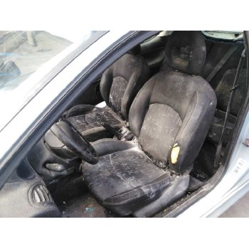 peugeot 206 berlina del año 2001