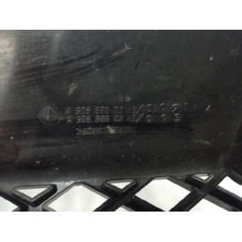 Recambio de rejilla delantera para mercedes-benz sprinterii caja cerrada (desde 01.06) 2.1 cdi cat referencia OEM IAM A906880038