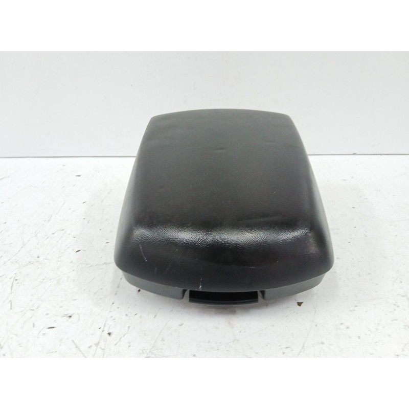 Recambio de apoyabrazos central para ssangyong rodius ii 2.2 xdi referencia OEM IAM   