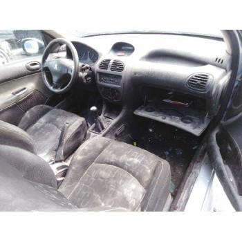 peugeot 206 berlina del año 2001