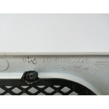 Recambio de rejilla delantera para nissan trade 100 3.0 turbodiesel referencia OEM IAM X001207228  