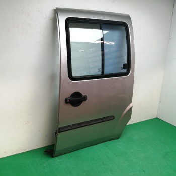 Recambio de puerta lateral corredera izquierda para fiat doblo (119) 1.9 diesel cat referencia OEM IAM 51934381 OBSERVAR FOTOS 