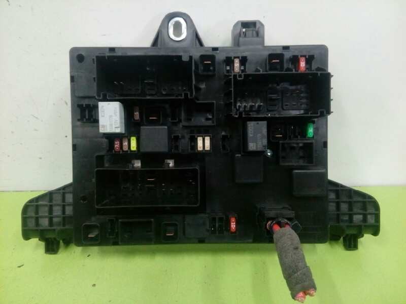 Recambio de caja reles / fusibles para opel astra j sports tourer excellence referencia OEM IAM 13343950 Recambio de caja reles / fusibles para opel astra j sports tourer excellence referencia OEM IAM 13343950