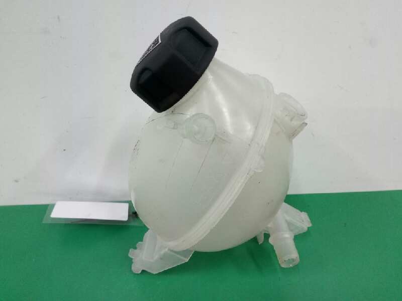 Recambio de deposito expansion para peugeot 208 style referencia OEM IAM 9800777280 Recambio de deposito expansion para peugeot 208 style referencia OEM IAM 9800777280