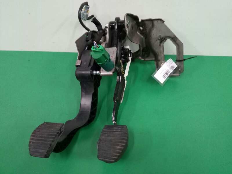 Recambio de pedalera completa para peugeot 208 style referencia OEM IAM 9682171580  