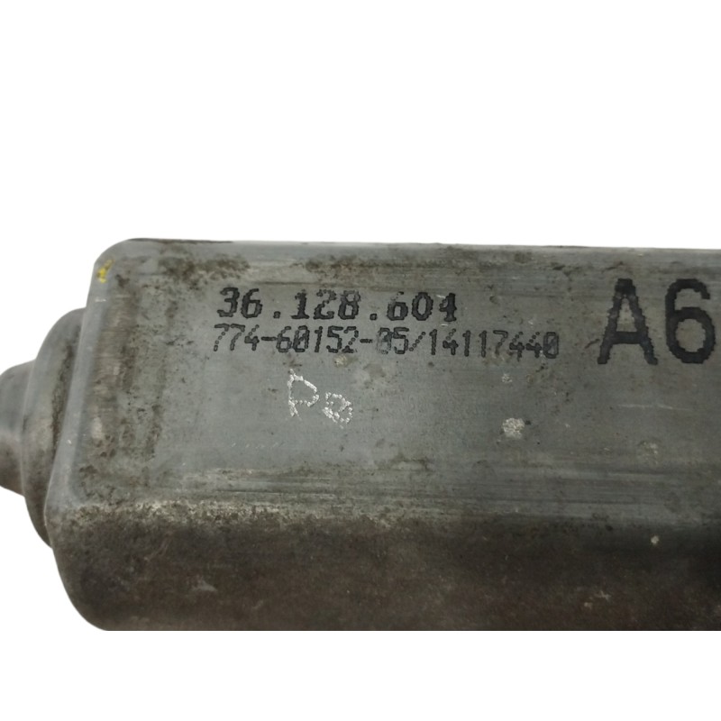 ELEVALUNAS DELANTERO IZQUIERDO 7746015205