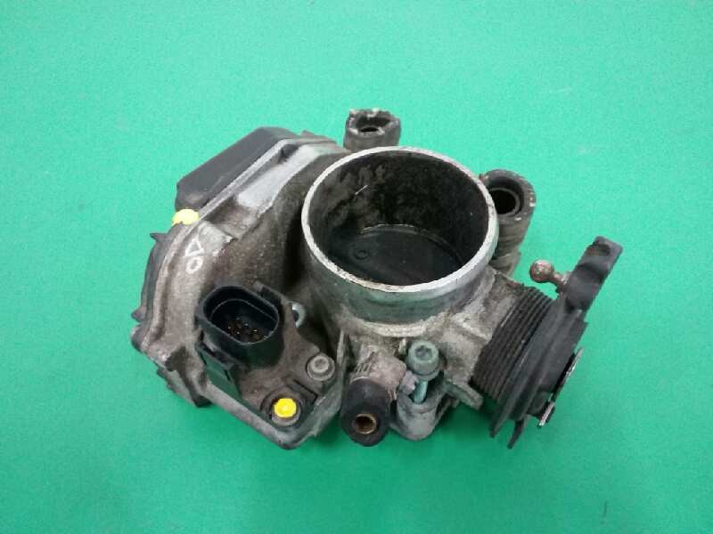 Recambio de caja mariposa para audi a4 berlina (b5) 1.8 referencia OEM IAM 058133063H  