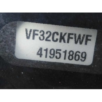 peugeot 206 berlina del año 2001