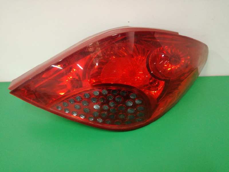 Recambio de piloto trasero derecho para peugeot 207 xs referencia OEM IAM Recambio de piloto trasero derecho para peugeot 207 xs referencia OEM IAM