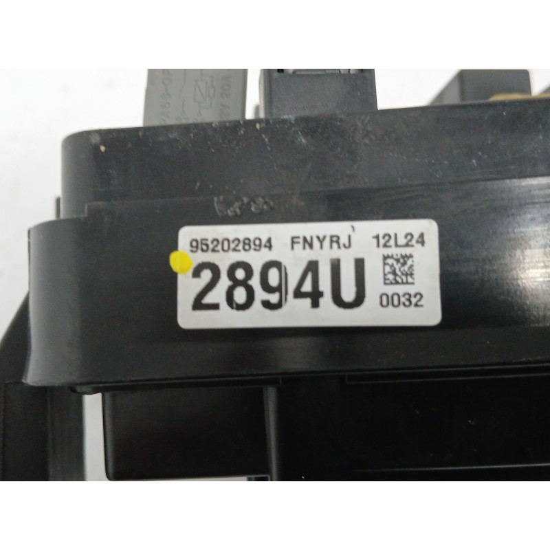 CAJA RELES / FUSIBLES
