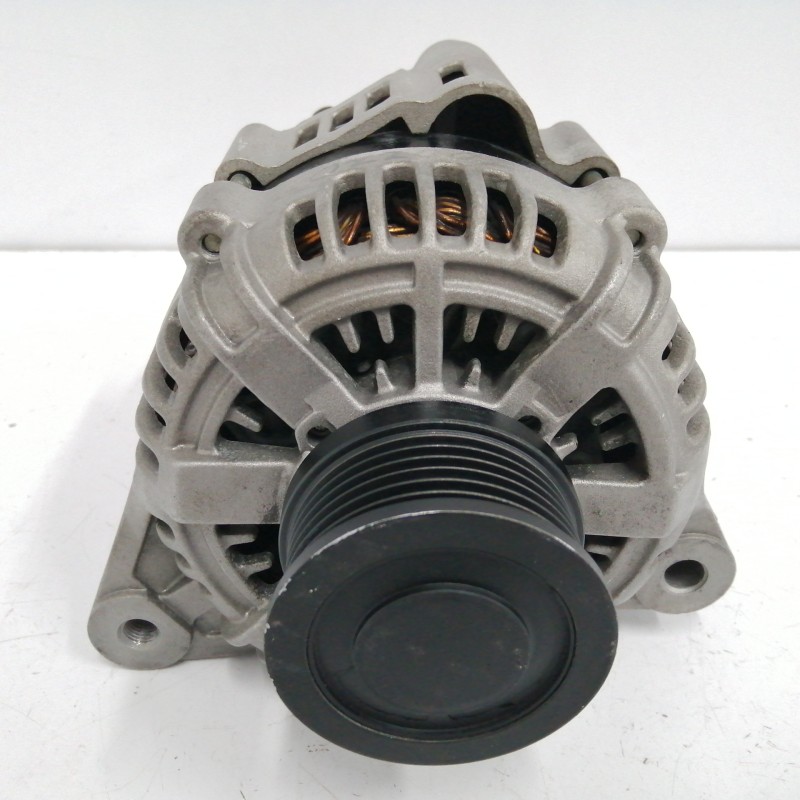 Recambio de alternador para hyundai sonata (nf) comfort referencia OEM IAM 120A  