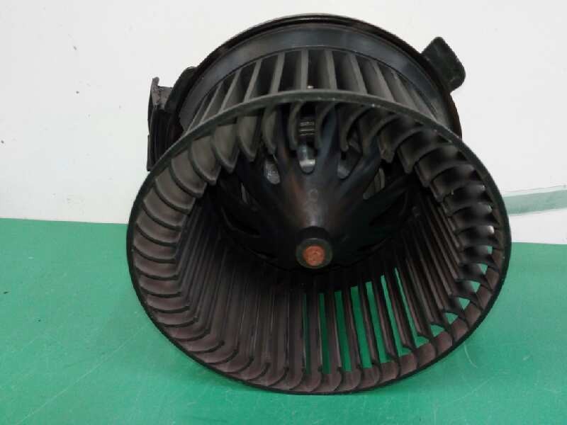 Recambio de motor calefaccion para peugeot 206 berlina x-line referencia OEM IAM 6424501  